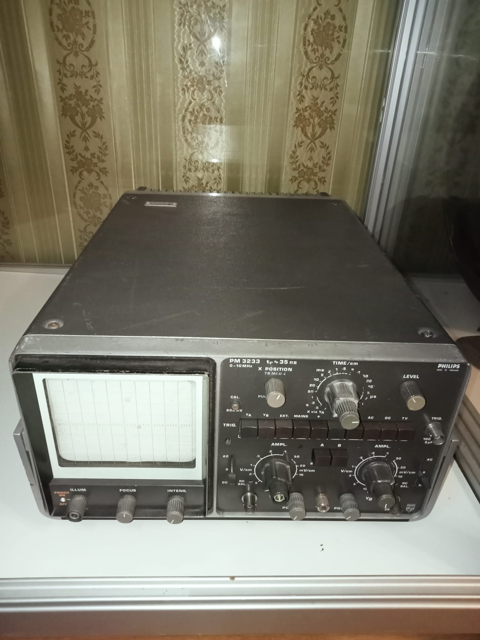 Oskilloskooppi Philips PM3233 Oskilloskooppi Philips PM3233