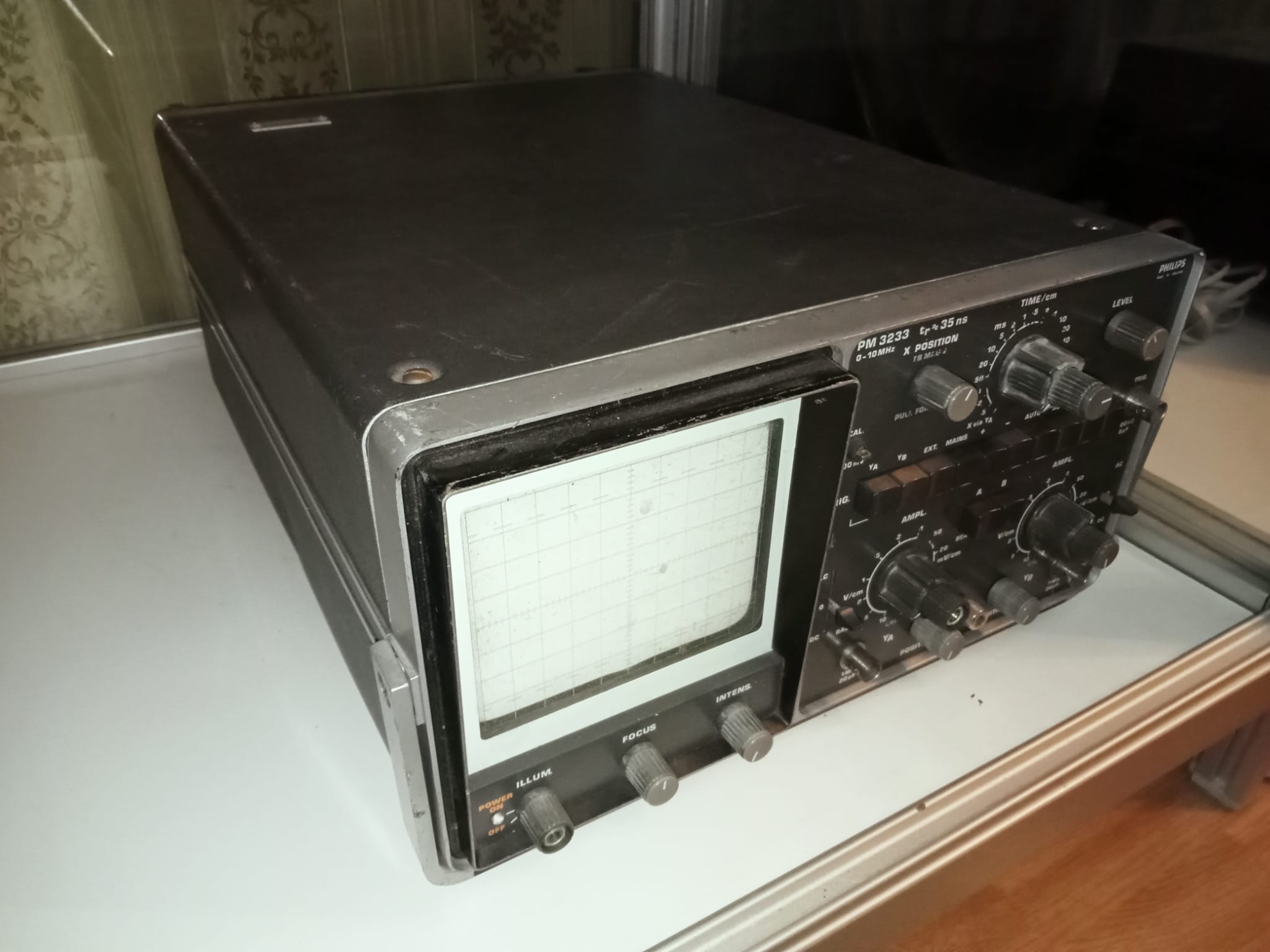Oskilloskooppi Philips PM3233 Oskilloskooppi Philips PM3233