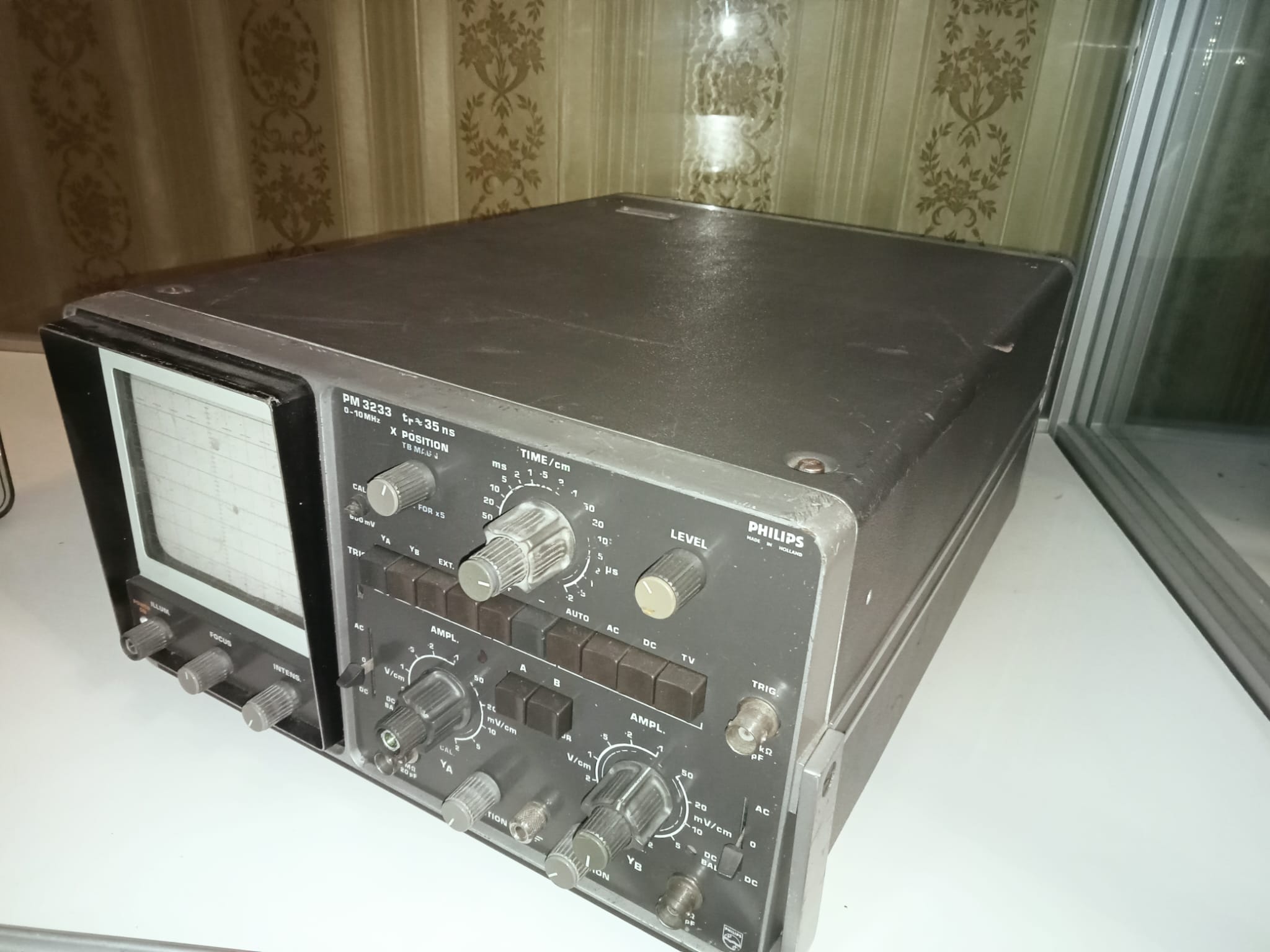 Oskilloskooppi Philips PM3233 Oskilloskooppi Philips PM3233